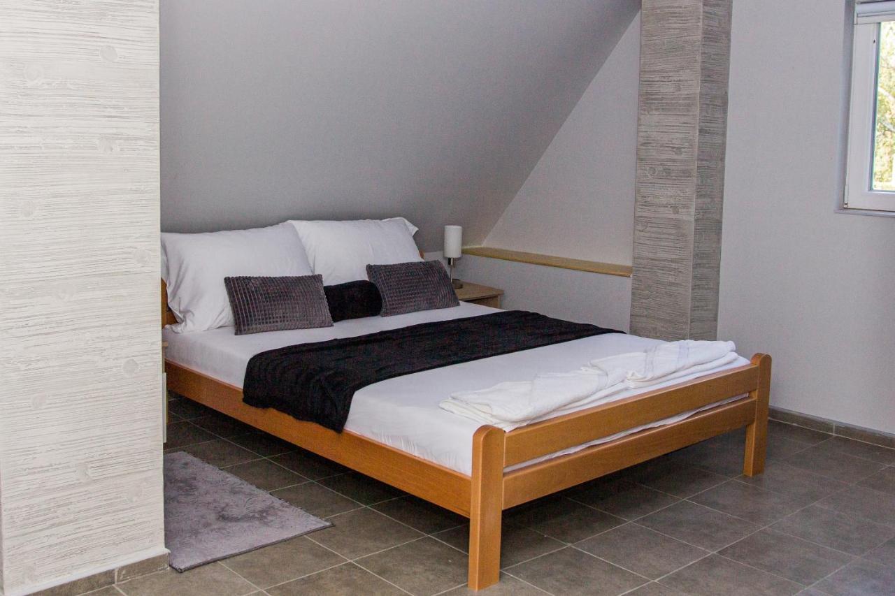 Palić Feher Akac Guest House מראה חיצוני תמונה